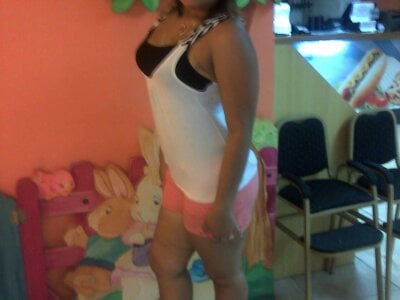 holly_sharon_ from stripchat