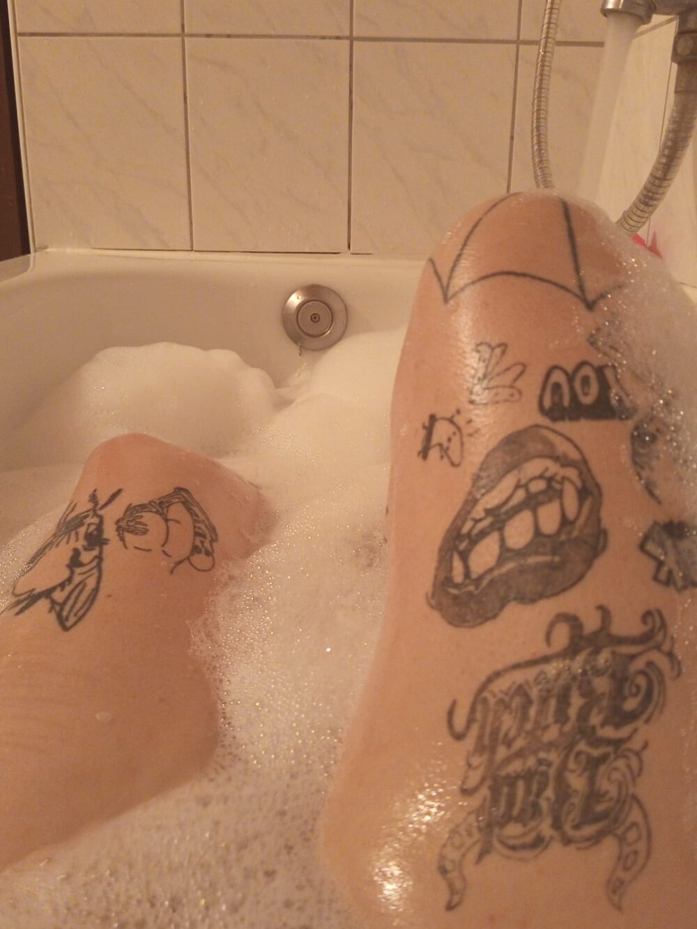 sleekcams.com tiffy90 livesex profile in bisexual cams