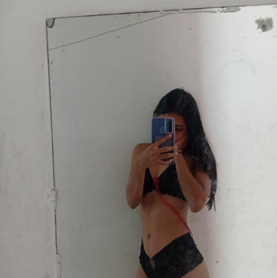 sensual_girlsss live cam model at StripChat