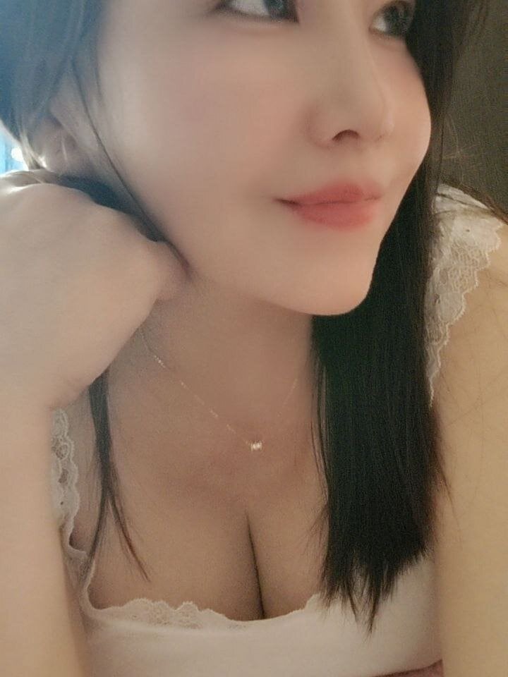 free6cams.com xiaooxuu livesex profile in straight cams