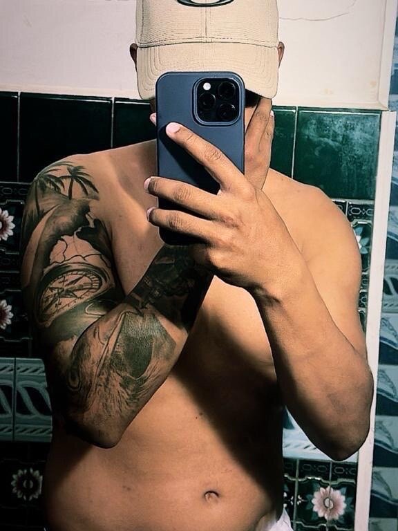 mateus-29-'s Offline XXX Chat