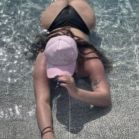 _sara_thompson's webcam live show