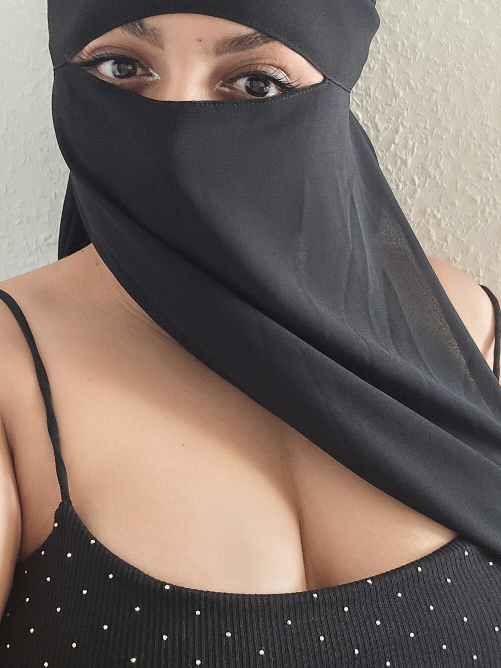 sexcityguide.com aminasecret livesex profile in where-we-would-be-happy cams