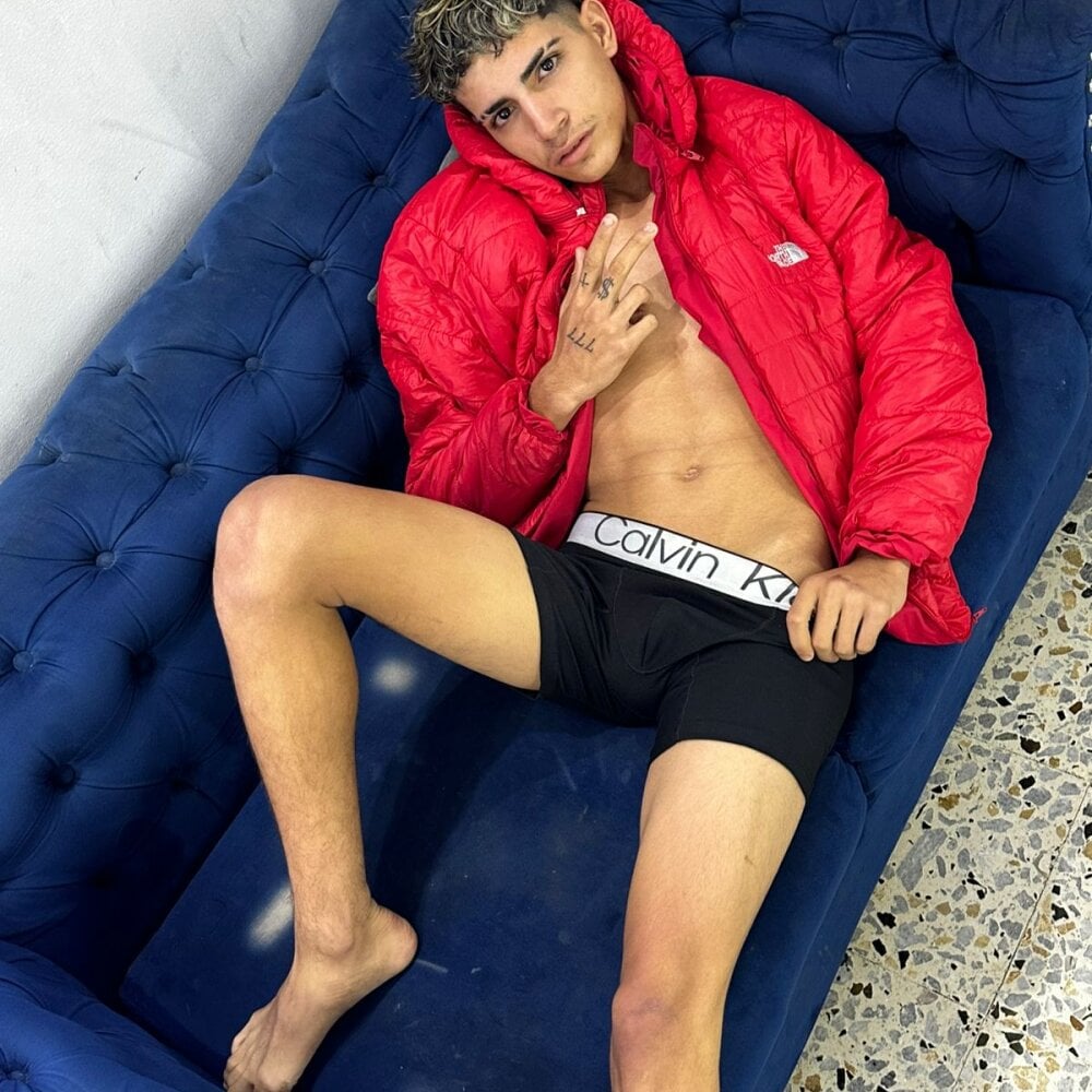 Eduardo_bigcock19