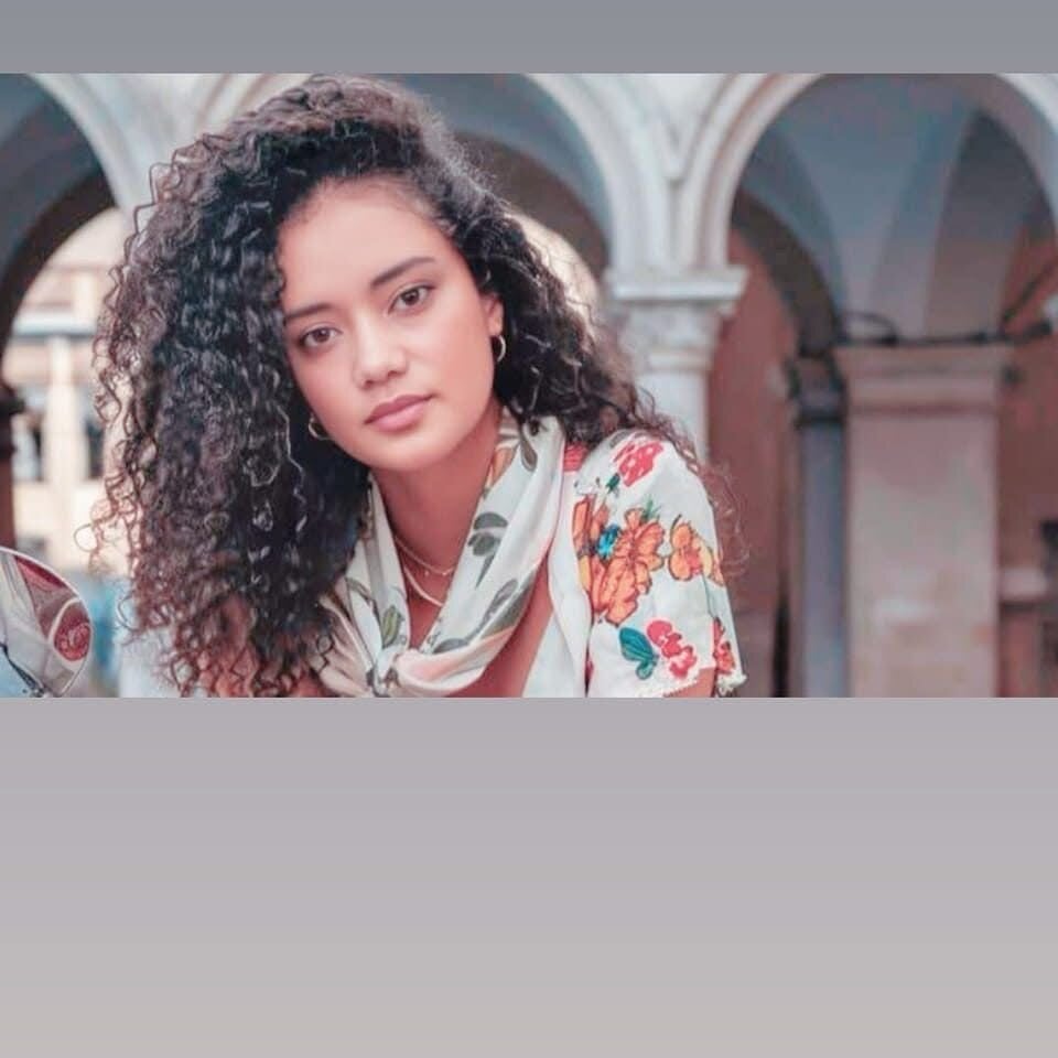 Chloet-hot profile