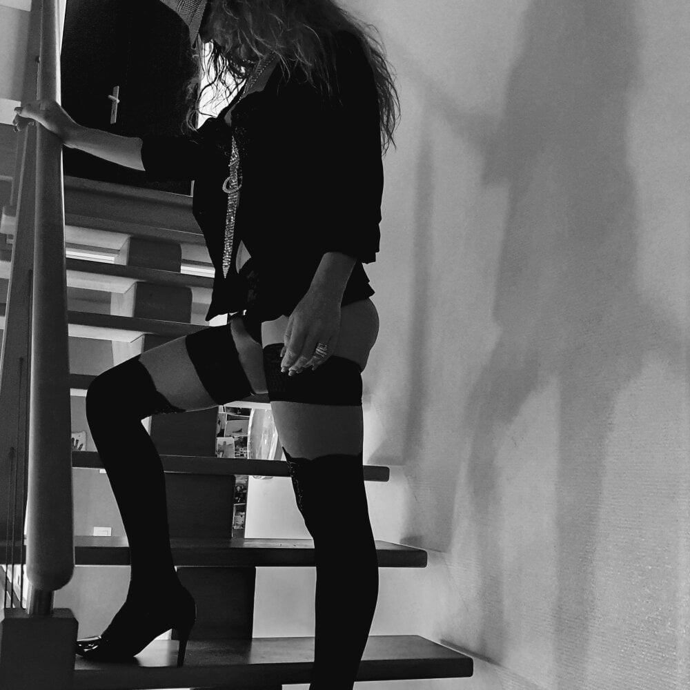 Live sex webcam photo for Mia7352 #287209929