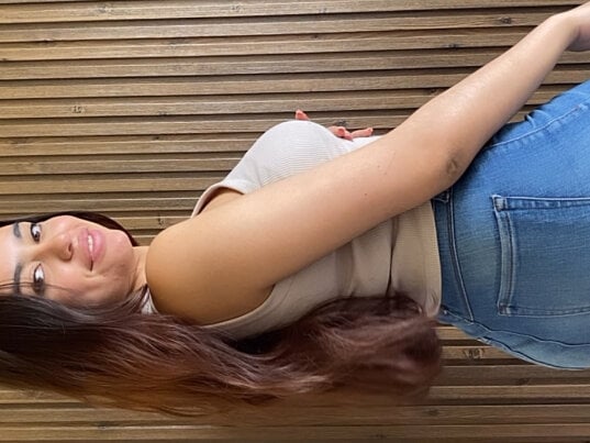 stripchat kityolivia webcam profile pic via amateursex-livecam.com