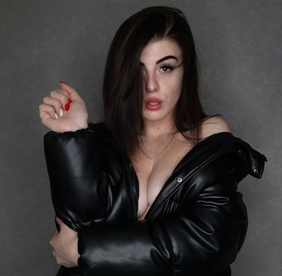 Live sex webcam photo for _comefeelme_ #289644411