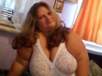HelenaXxXEmurAH's Offline Chat Room