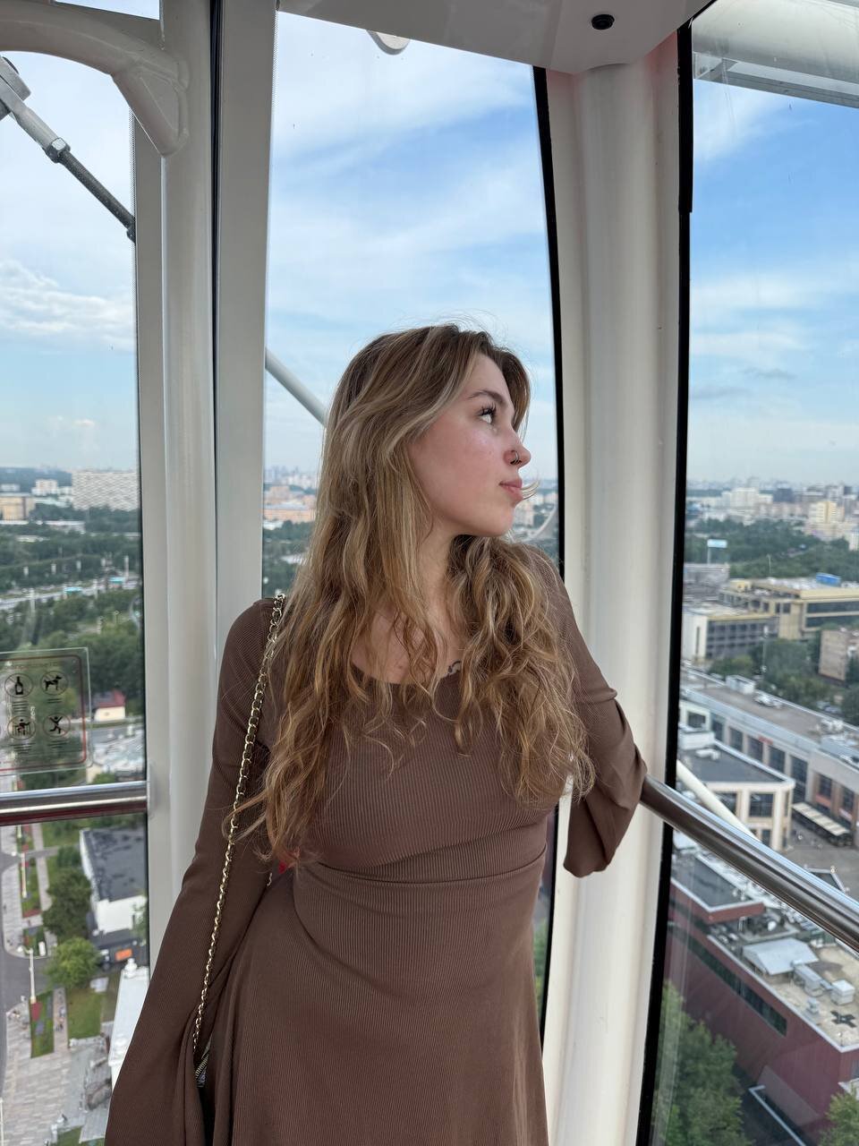 Ella_desire