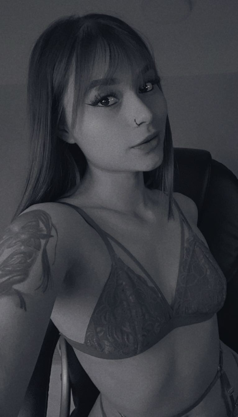 mega-camsex.net alannadollx livesex profile in english cams