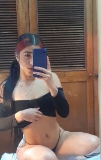 small_brandy_'s Offline Chat Room