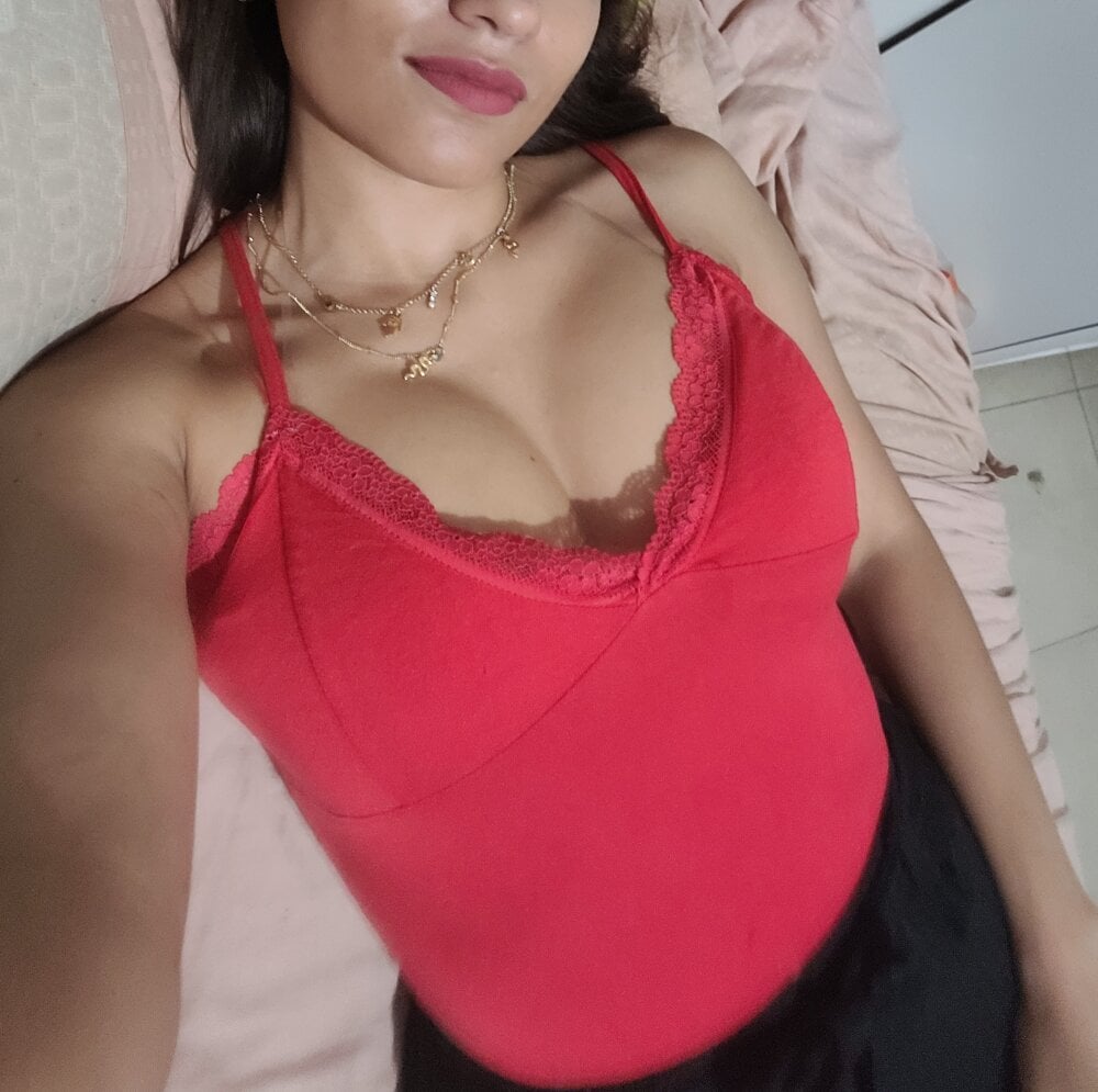 Live sex webcam photo for luz_94 #289990150