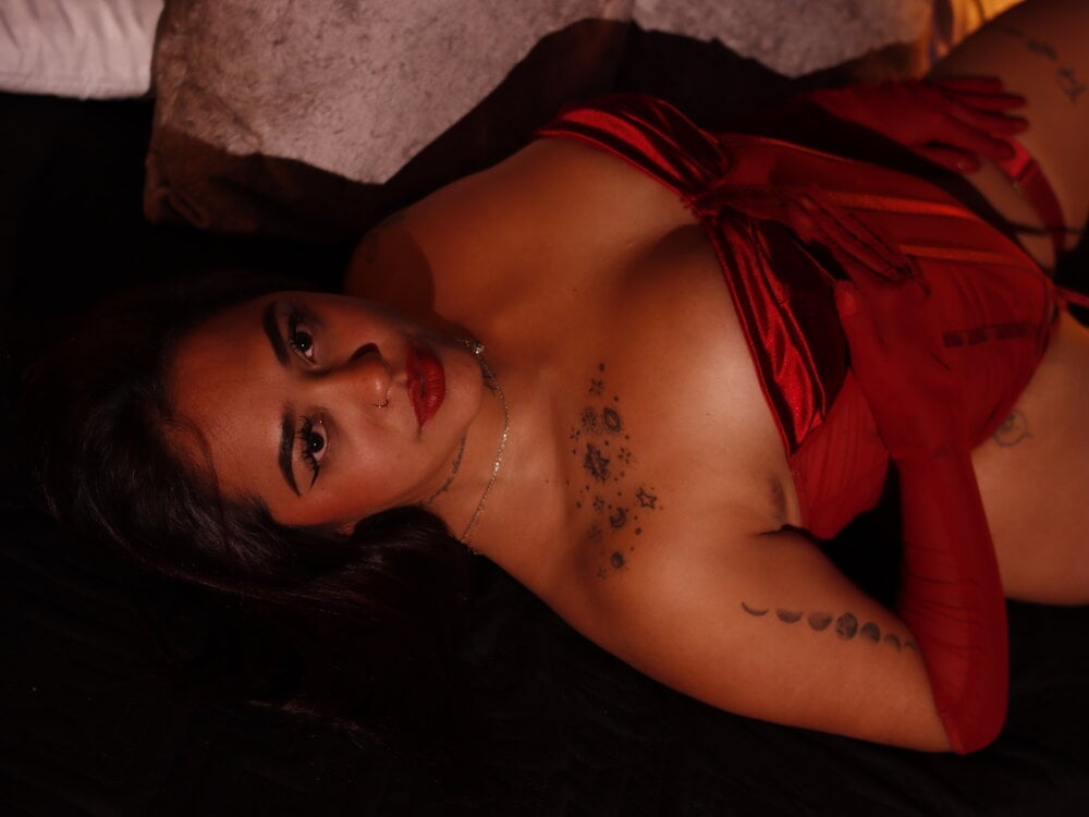 stripchat victoriamiller__ webcam profile pic via livestrip-joy.com