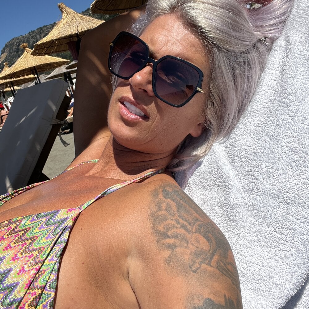 elivecams.com ella88Mya livesex profile in i cams