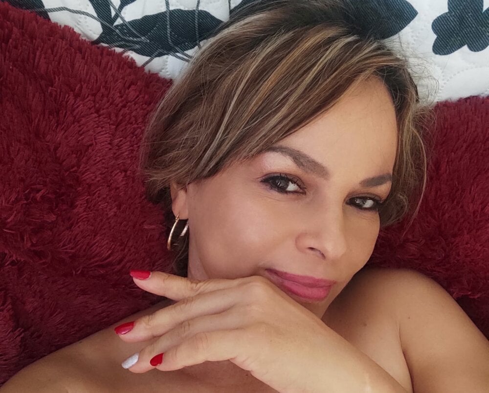 Live sex webcam photo for Daniella_Fellers #289874894