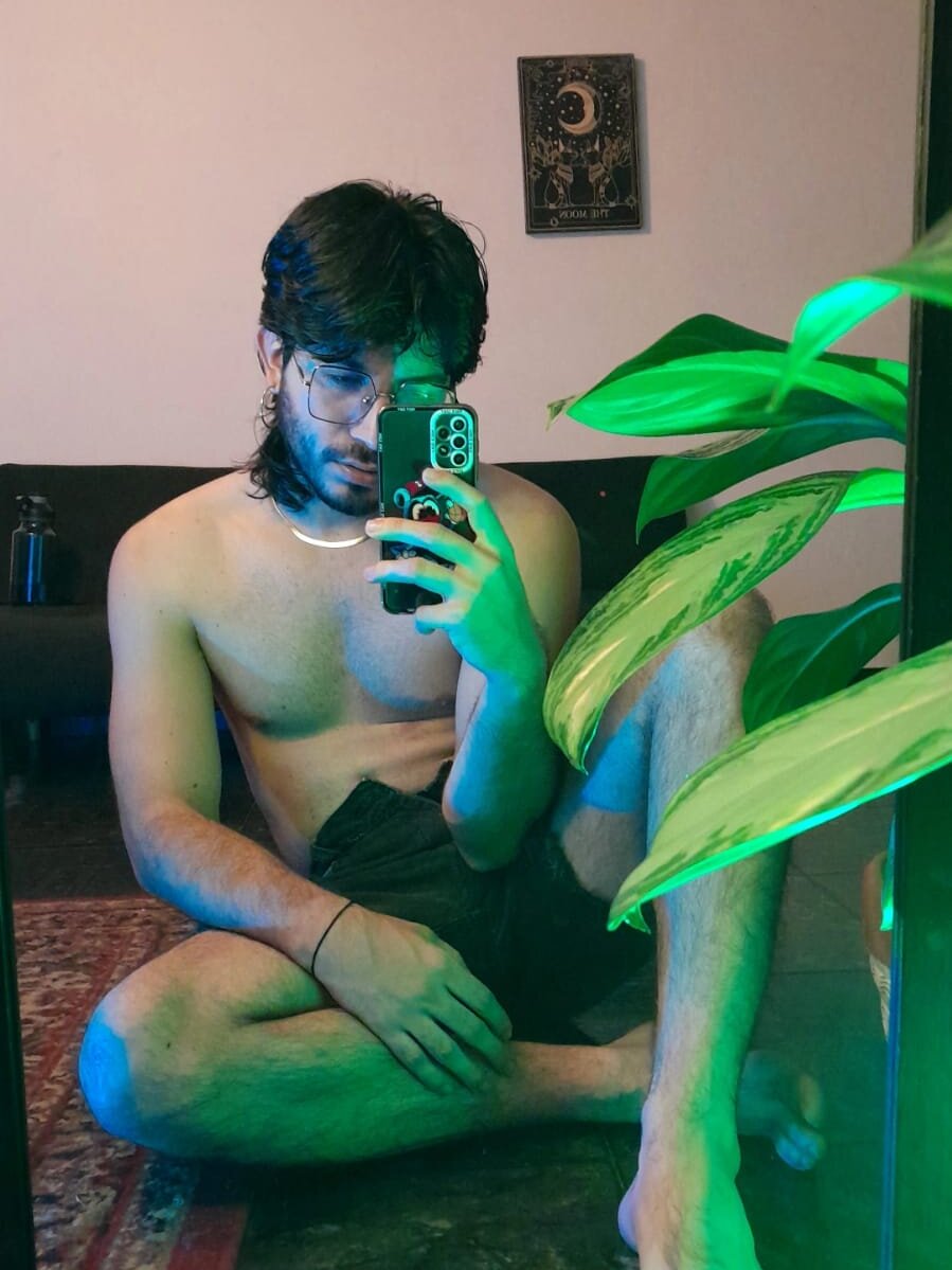Live sex webcam photo for Levi_Ackerman__ #286414646