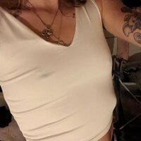 sluttykelly's Offline Chat Room