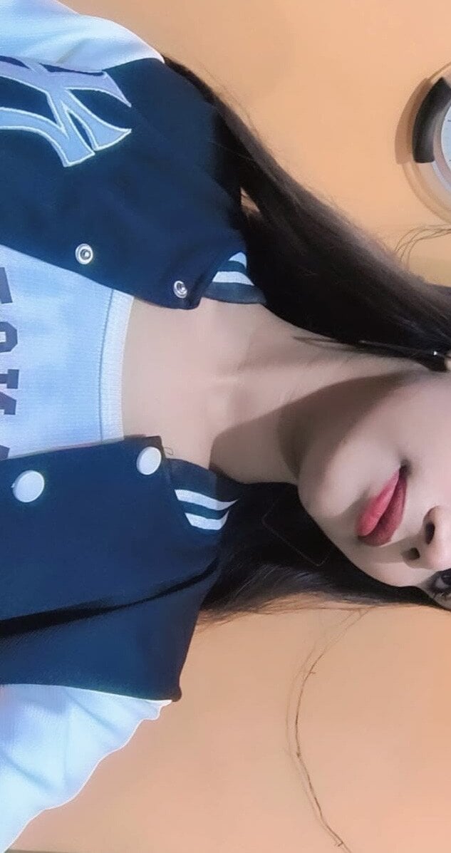 stripchat nikita-pg webcam profile pic via iluvcams.com