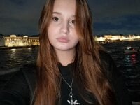 creamleahlove's Offline Chat Room