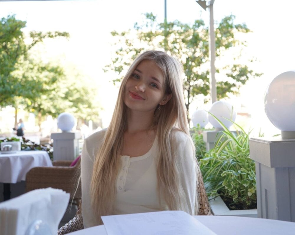 Elizabeth_Mason Chat XXX offline
