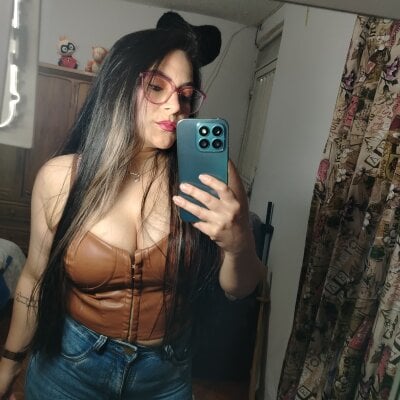 Heidy_sex Female Bigassanal Nude Webcam