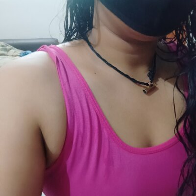 Riya500 on StripChat