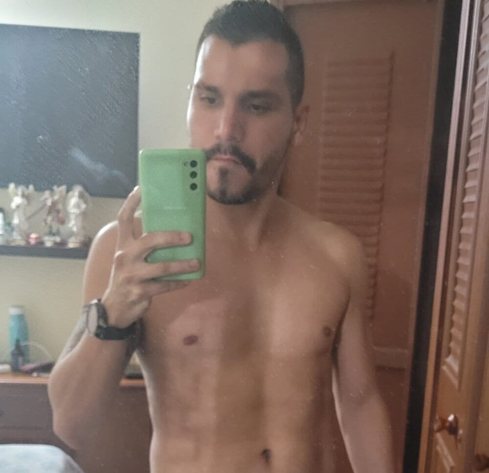 axel_stonee profile