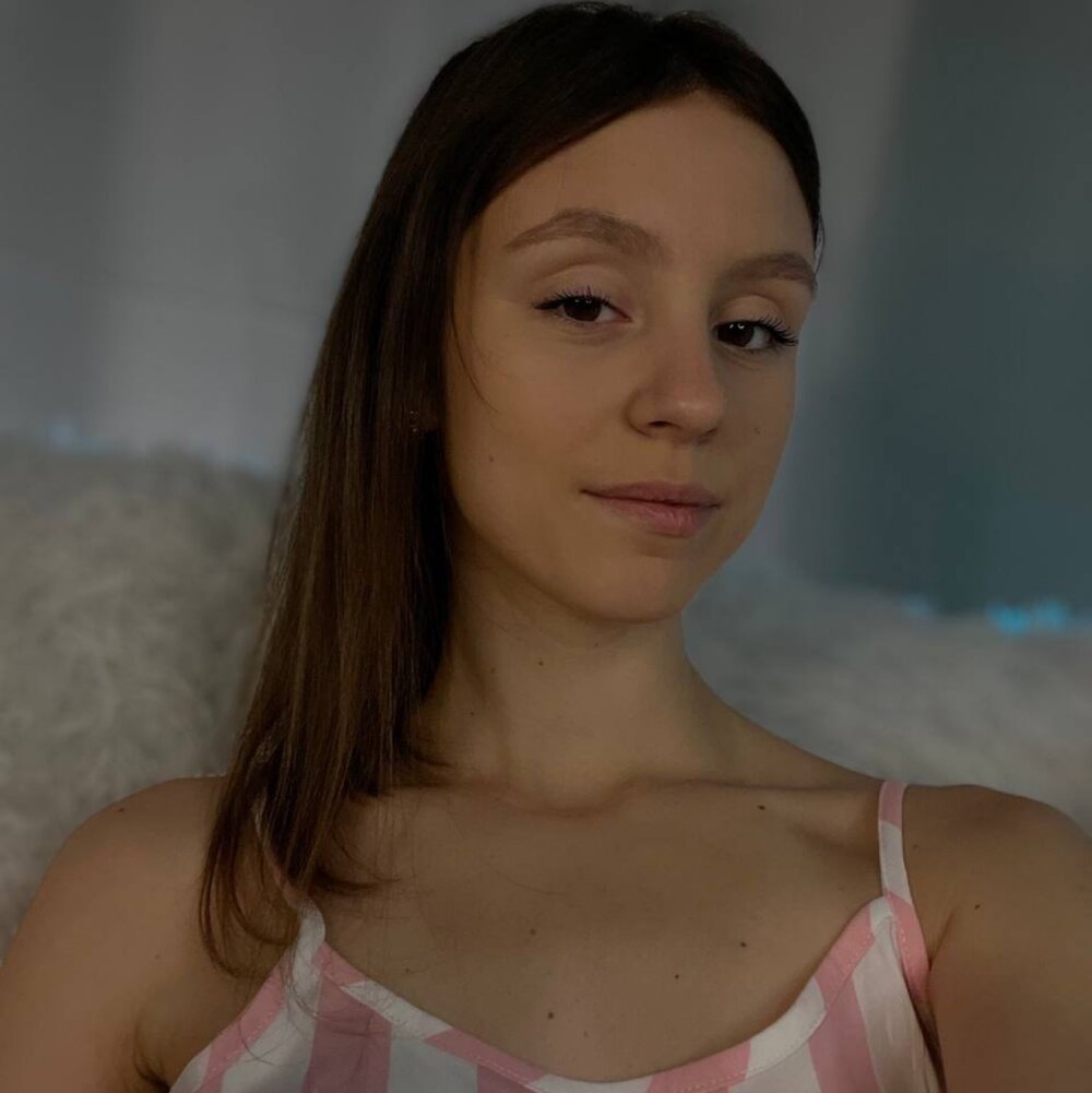 June_Mills profile