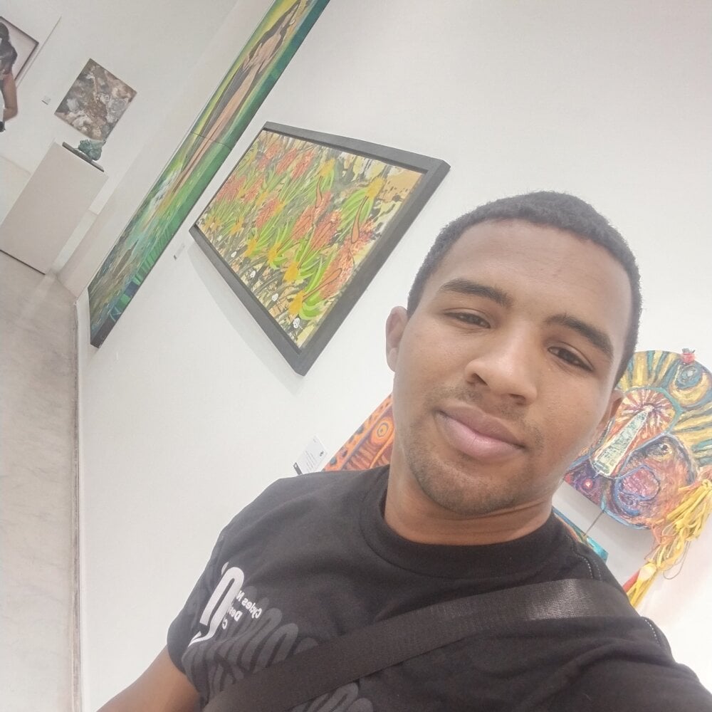 Ertuyobb Offline XXX Chat