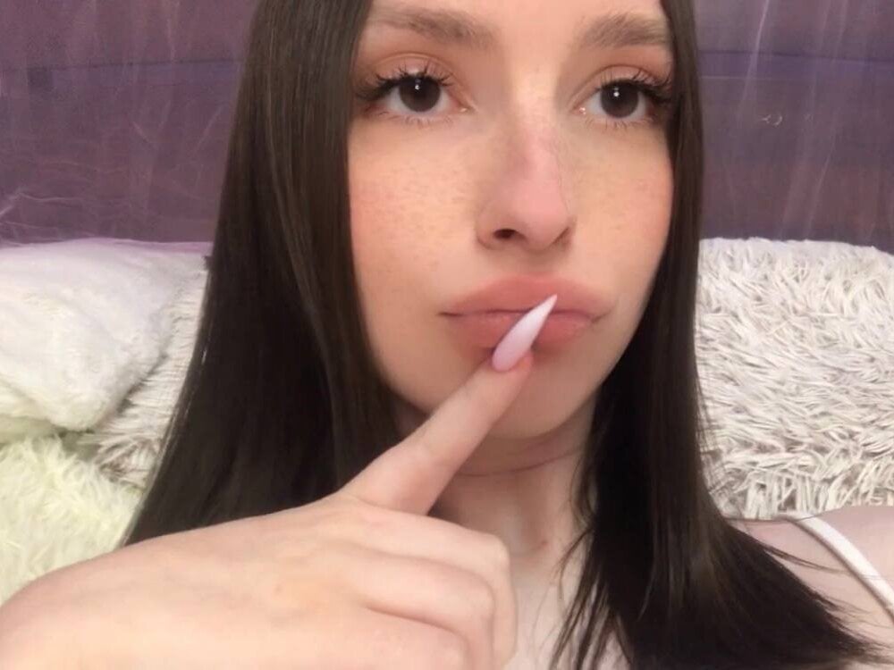 Live sex webcam photo for Khloe_Angel #290071862