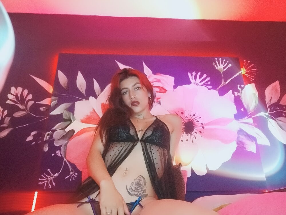 Live sex webcam photo for NatashaLowel #290217971