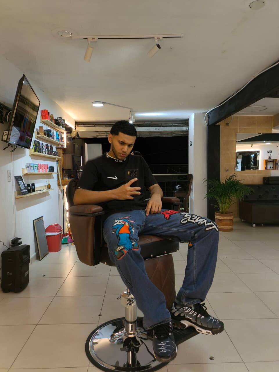 Adamss_23