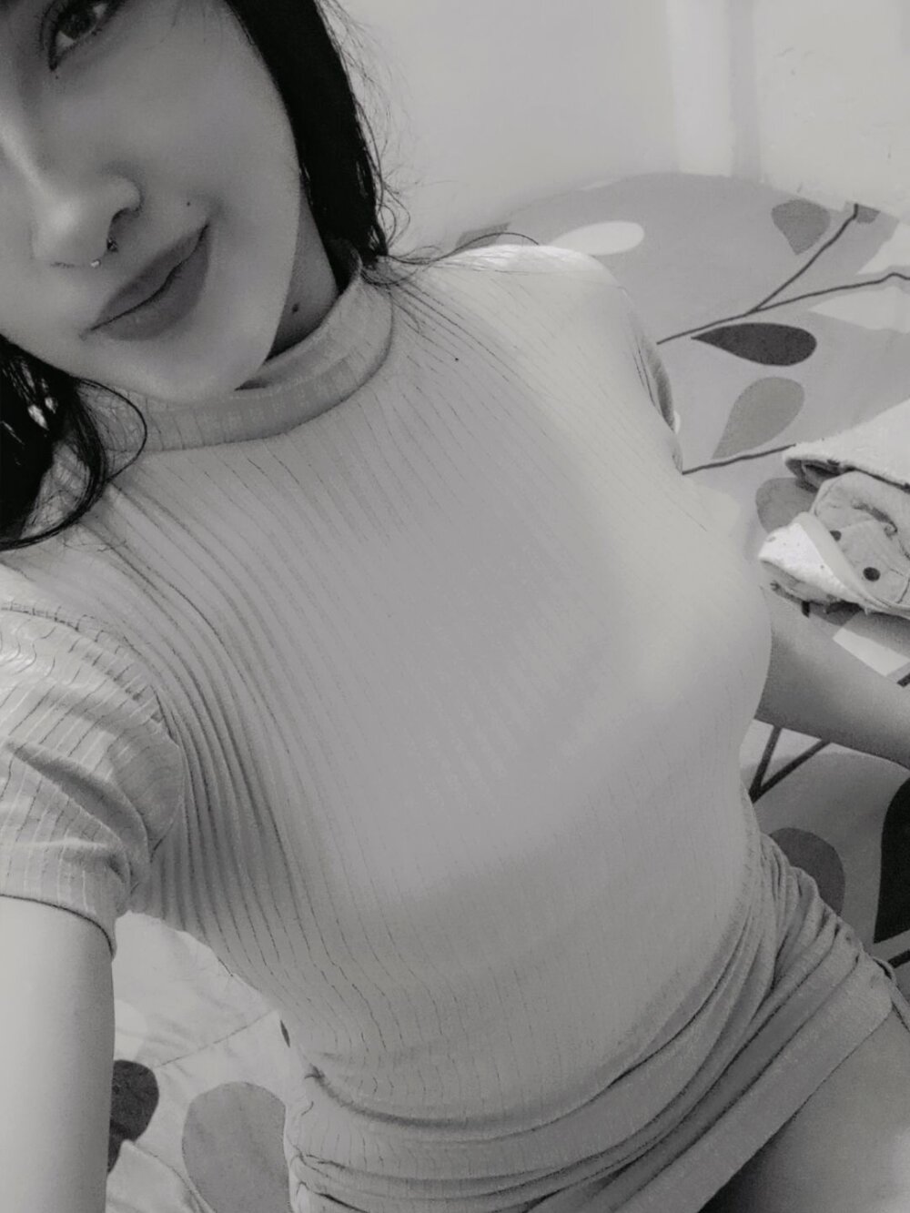 Watch marianaladys2005 live on cam on StripChat