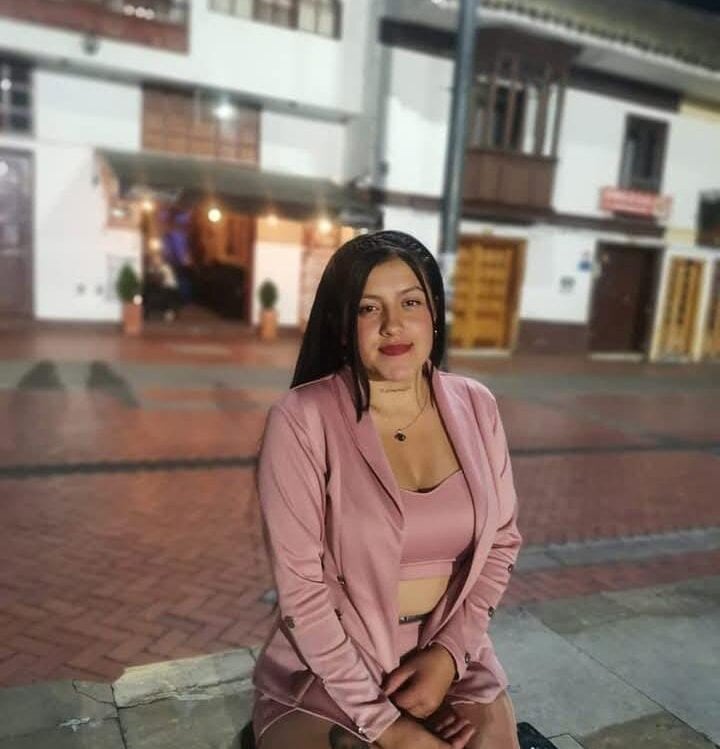 livestrip-joy.com chiara_sweet livesex profile in brown-eyes cams