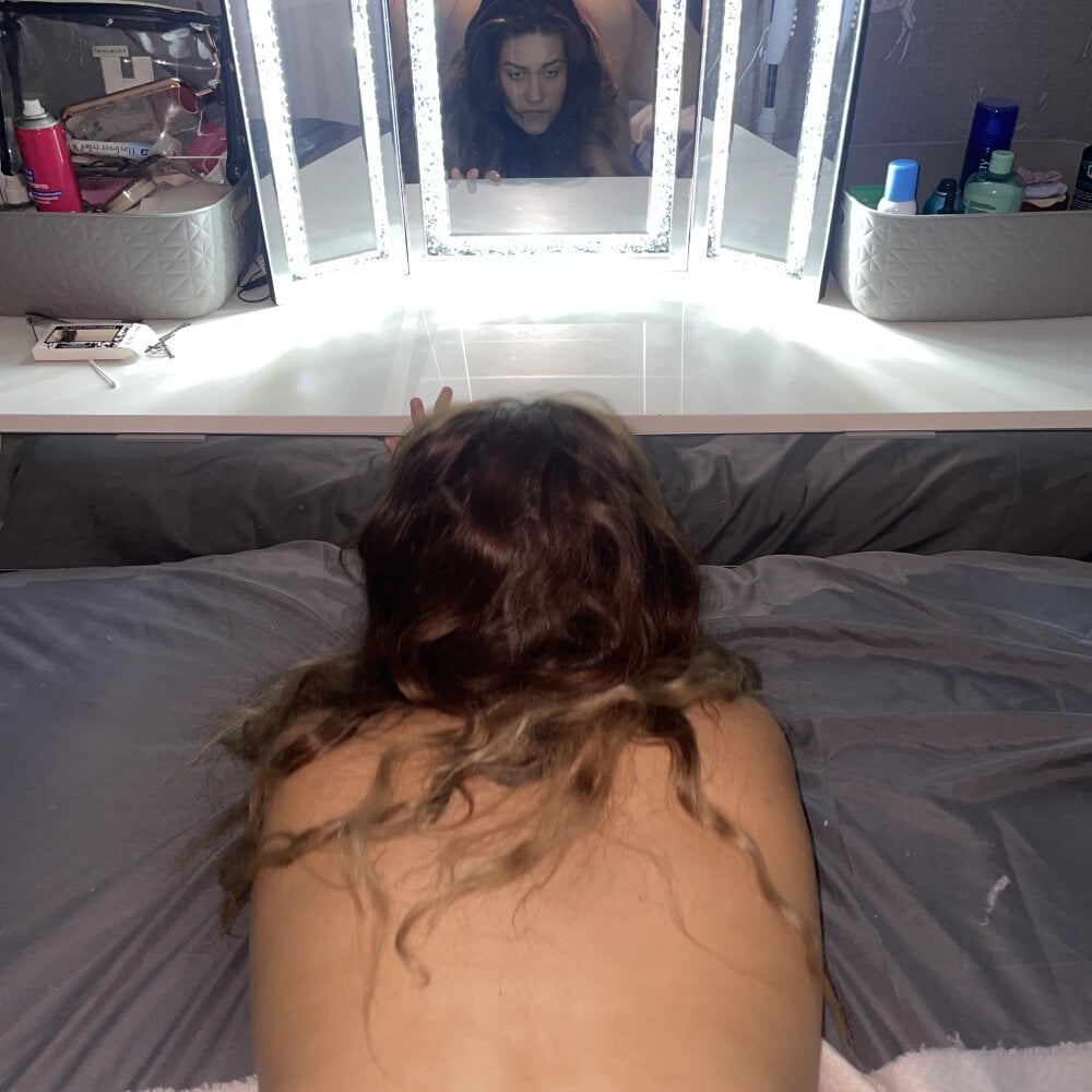 curvymilf2000 from stripchat