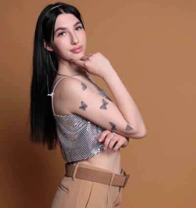 Catalina_K 🐽 live webcam