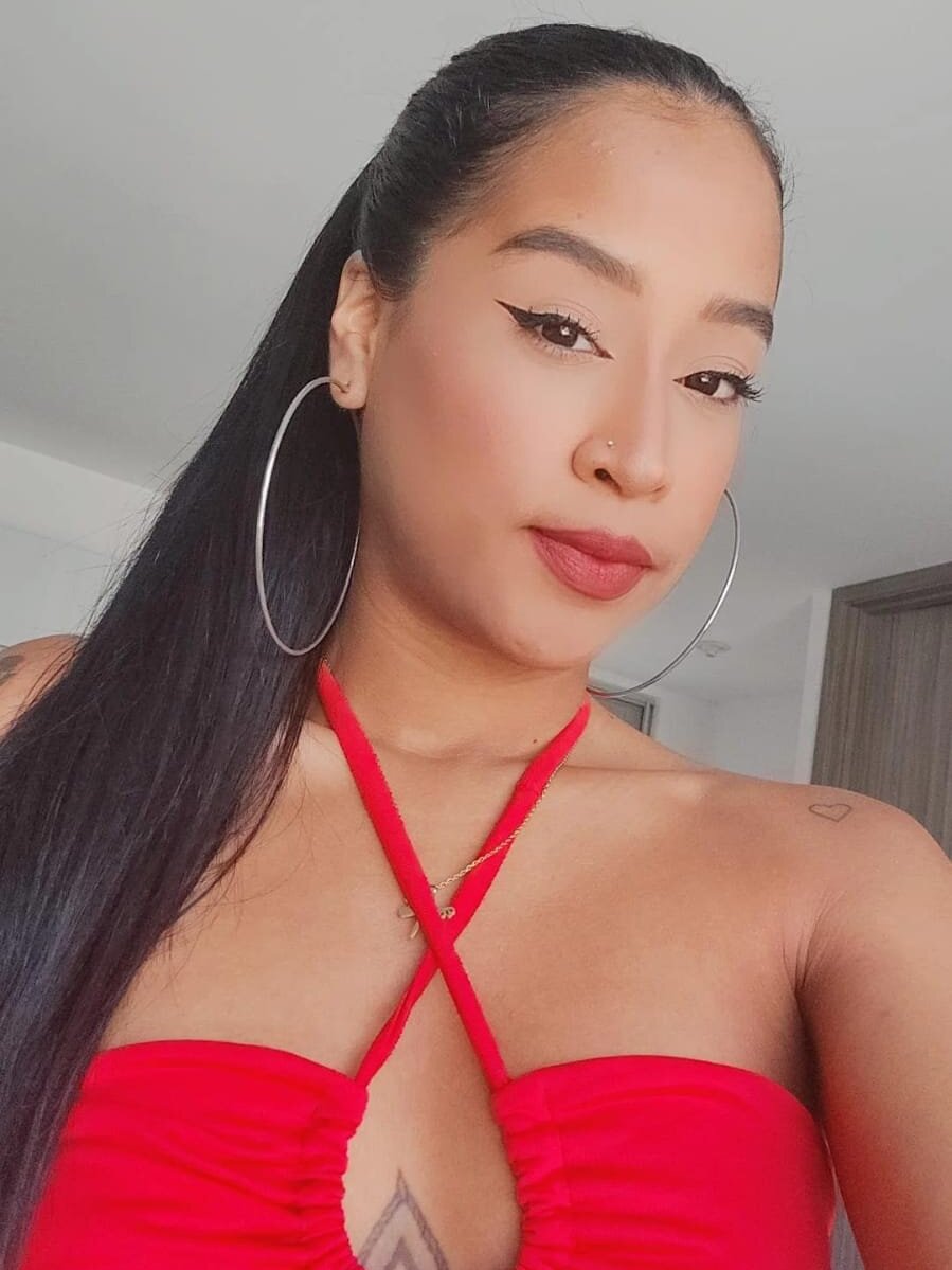 Live sex webcam photo for sophia_moon14 #284551170