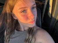 ZoeKwik লাইভ XXX চ্যাট