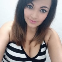 Nikki_Bliss' Offline Chat Room