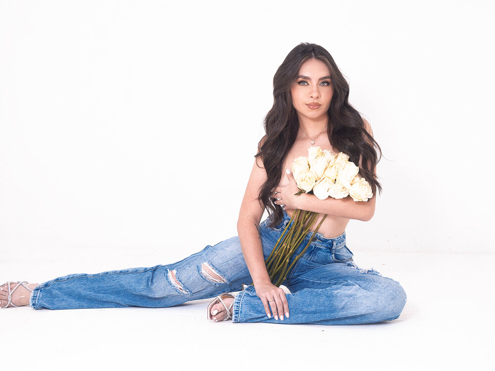 Live sex webcam photo for EloisaOlivero #289954217