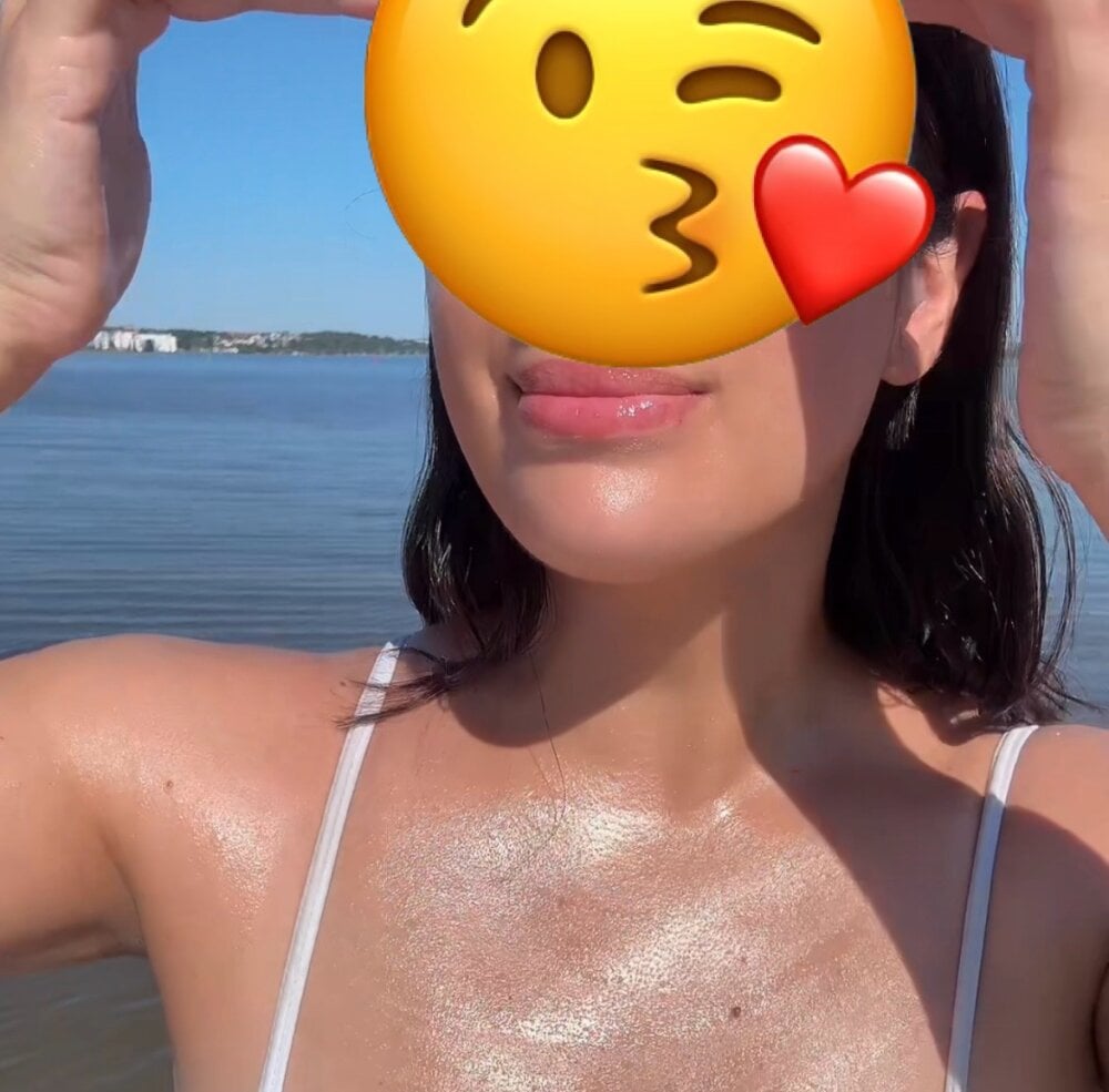 livesexr.com mamimamacitaaa livesex profile in swedish cams