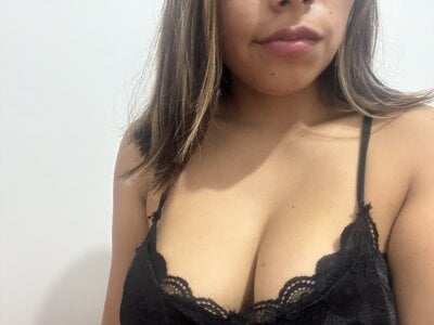 valentina_figueroa on StripChat