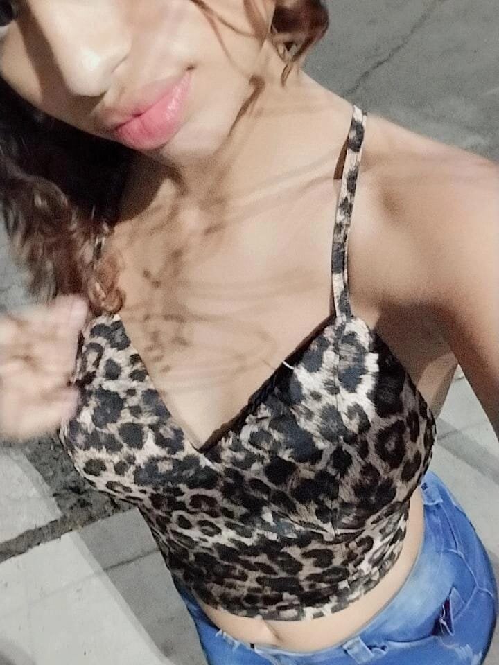 mona_mistic webcam profile - Taiwanese