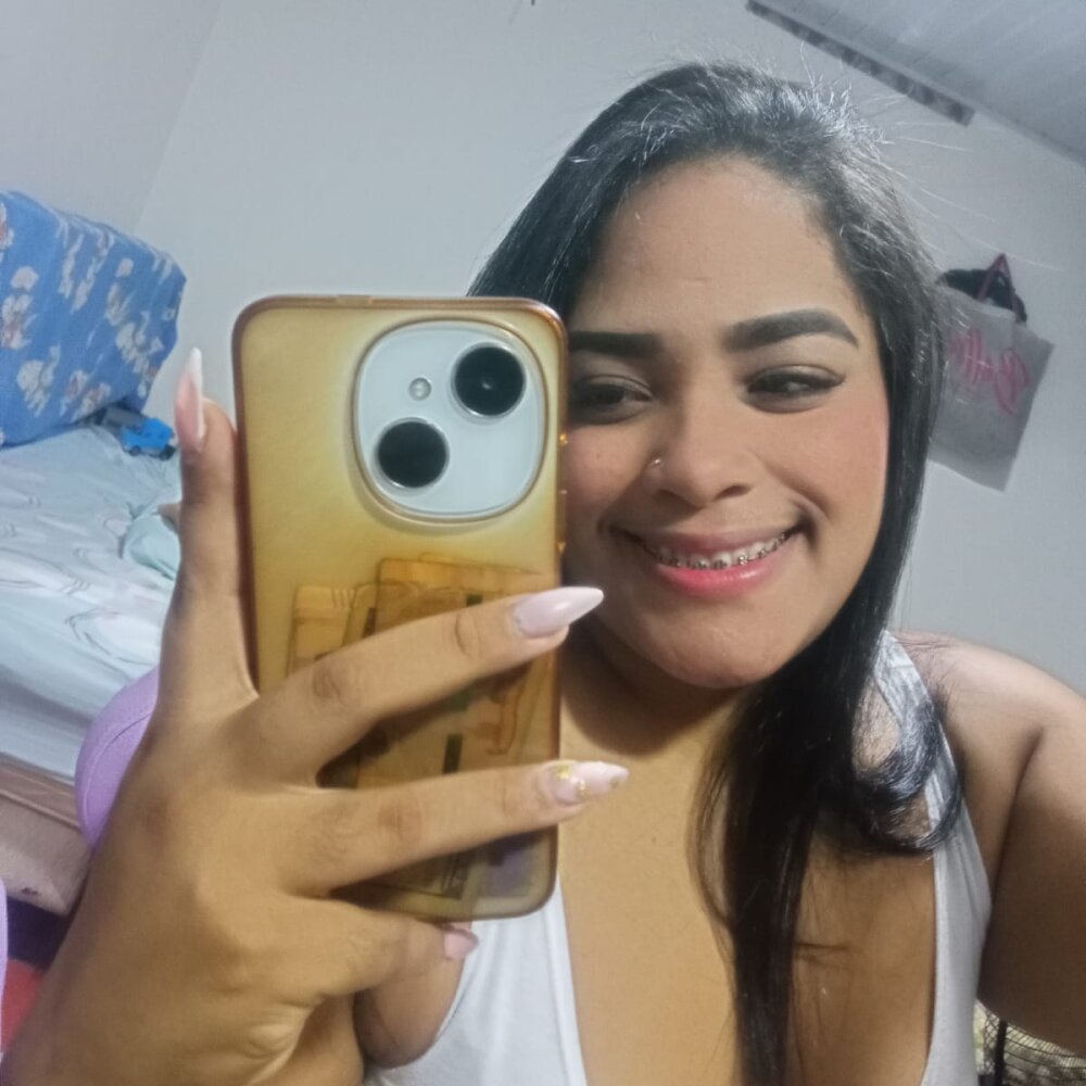 watchgirlcam.com mia_ngel livesex profile in brown-eyes cams