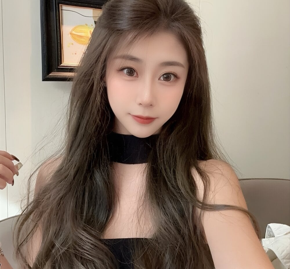 lucky32111 from stripchat