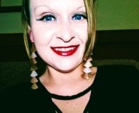 Queen_Lavender's Offline Chat Room