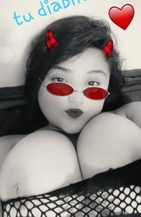 MISTRESKINKY_DIRTYDOLL's Offline Chat Room