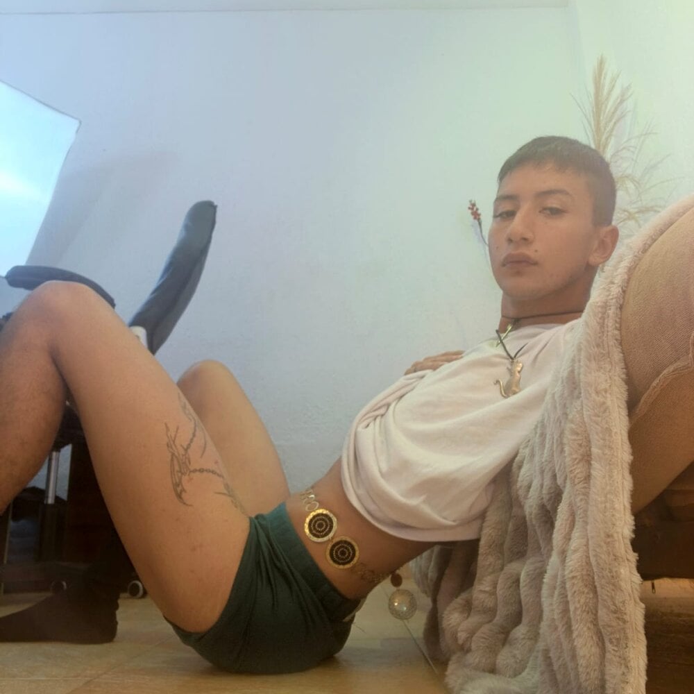 AngelRonson_ profile