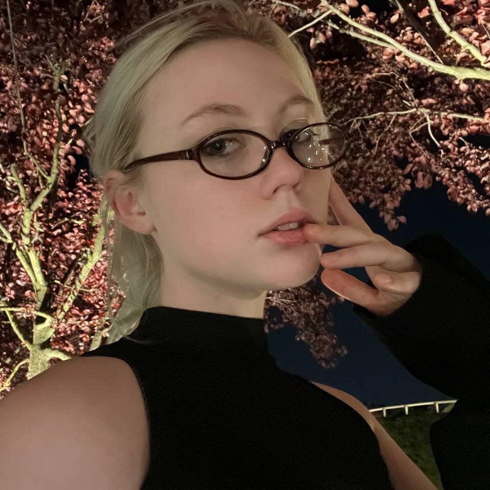 Violet_Willis profile